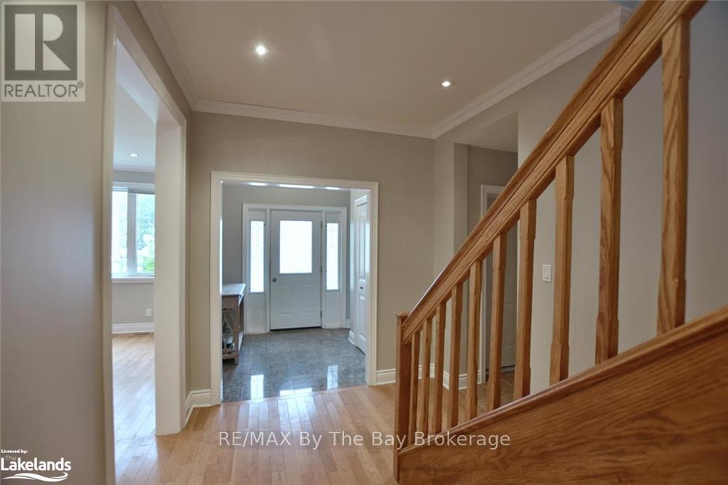 243 River Road East, Wasaga Beach, Ontario  L9Z 2L1 - Photo 5 - S10898051