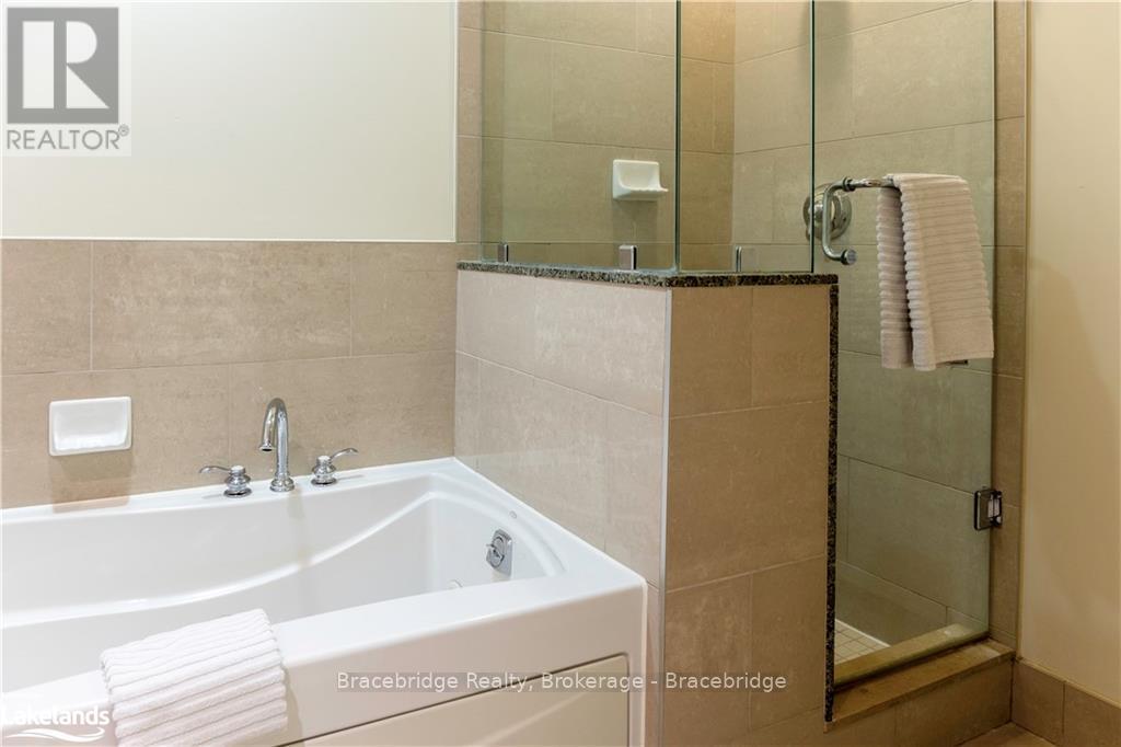 L204-D2 - 1869 Muskoka Road 118 W, Muskoka Lakes (Monck (Muskoka Lakes)), Ontario  P1L 1W8 - Photo 6 - X10439154