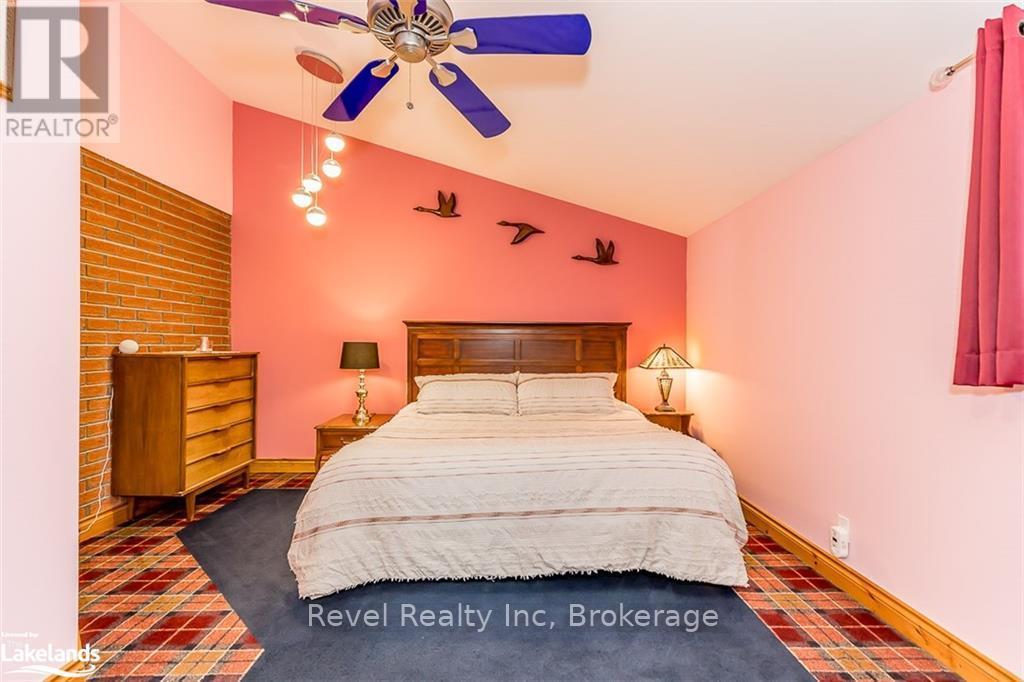 8 Willow Drive, Tiny, Ontario  L0L 1P0 - Photo 12 - S10437239