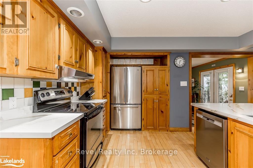 8 Willow Drive, Tiny, Ontario  L0L 1P0 - Photo 7 - S10437239