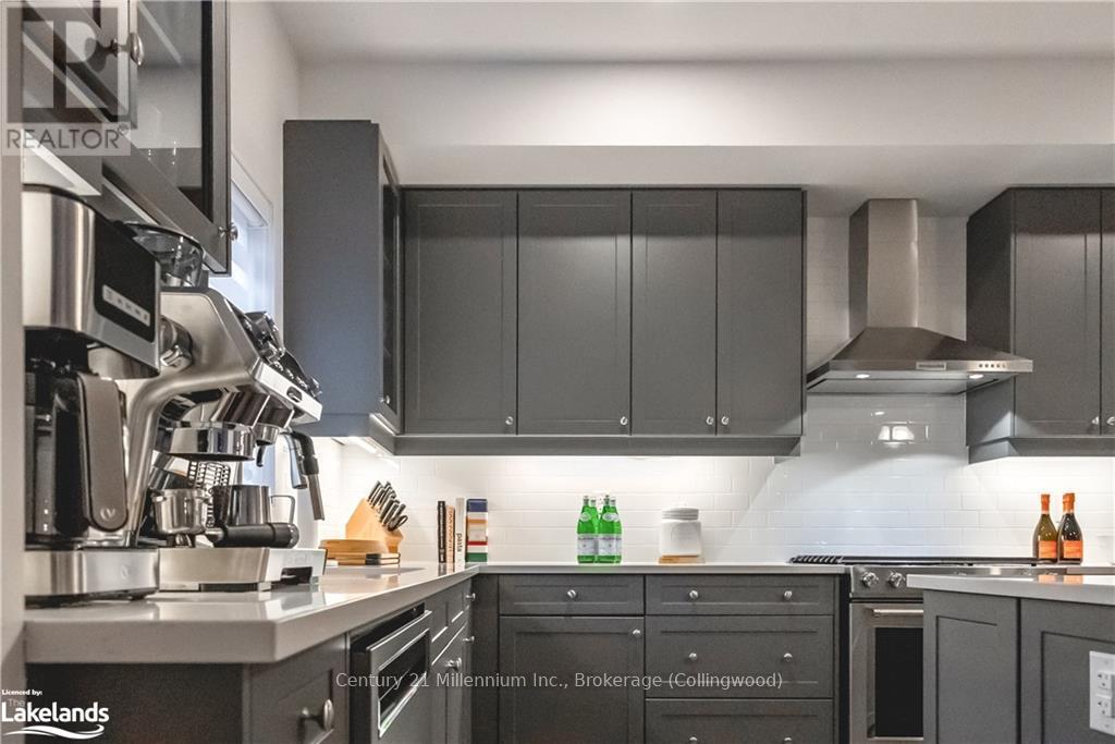 158 Sycamore Street, Blue Mountains (Blue Mountain Resort Area), Ontario  L9Y 0R4 - Photo 3 - X10439321