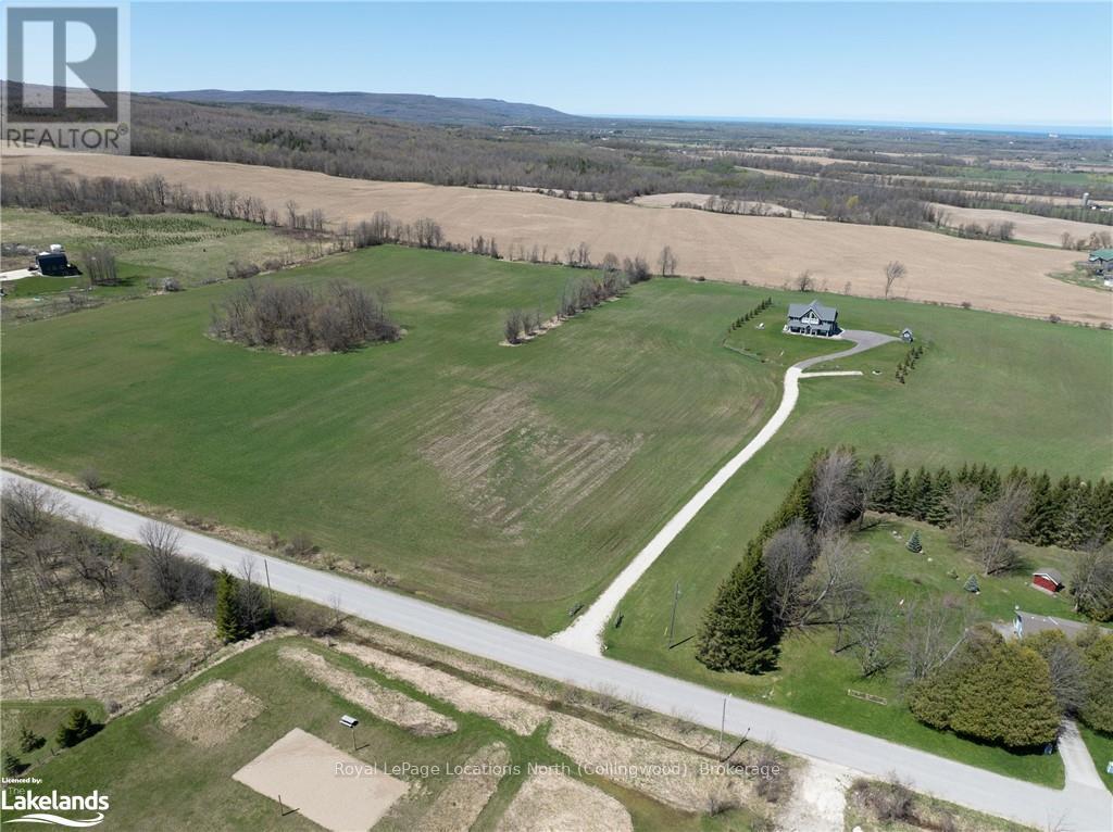 22 Sydenham Trail W, Clearview, Ontario  L0M 1H0 - Photo 11 - S10438529