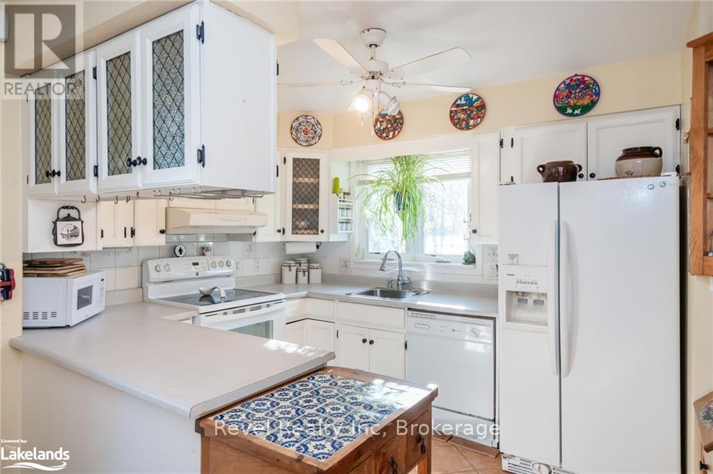 1336 Tiny Beaches Road N, Tiny, Ontario  L9M 0H3 - Photo 12 - S10440345