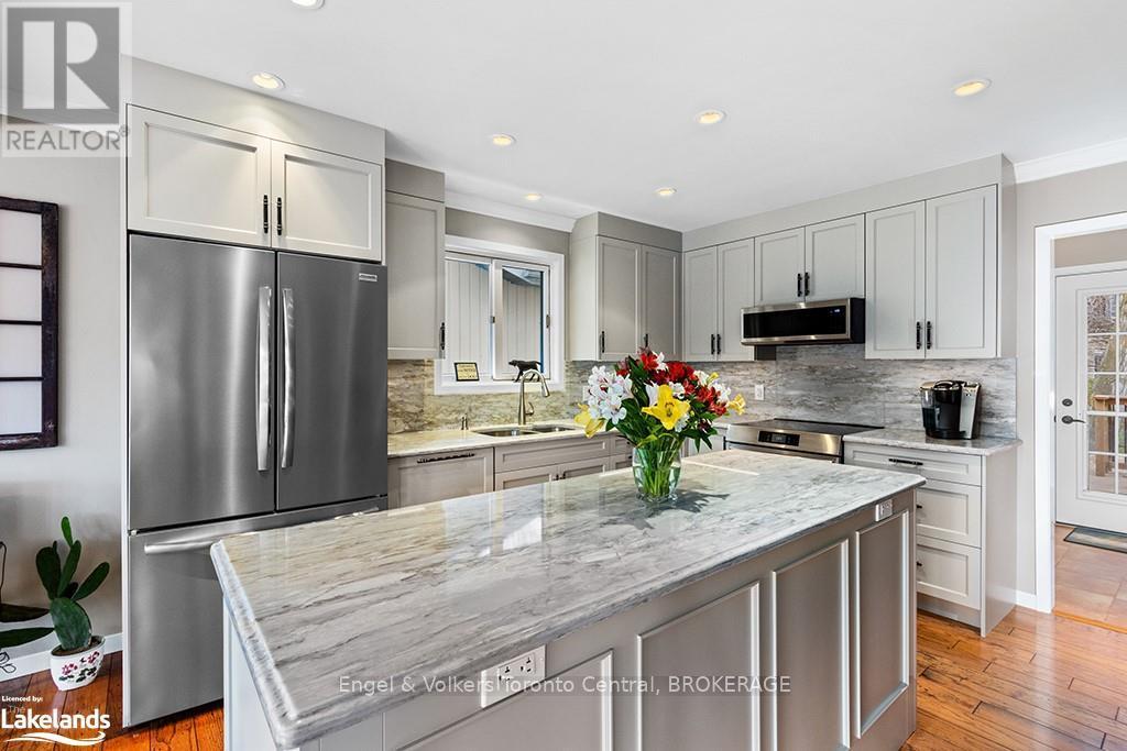 125 Pioneer Lane, Blue Mountains (Blue Mountain Resort Area), Ontario  L9Y 0M6 - Photo 5 - X10439361