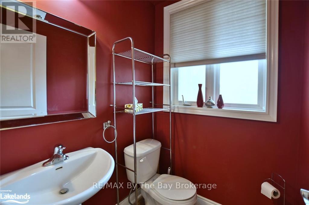 15 Wally Drive, Wasaga Beach, Ontario  L9Z 0E4 - Photo 3 - S10438100