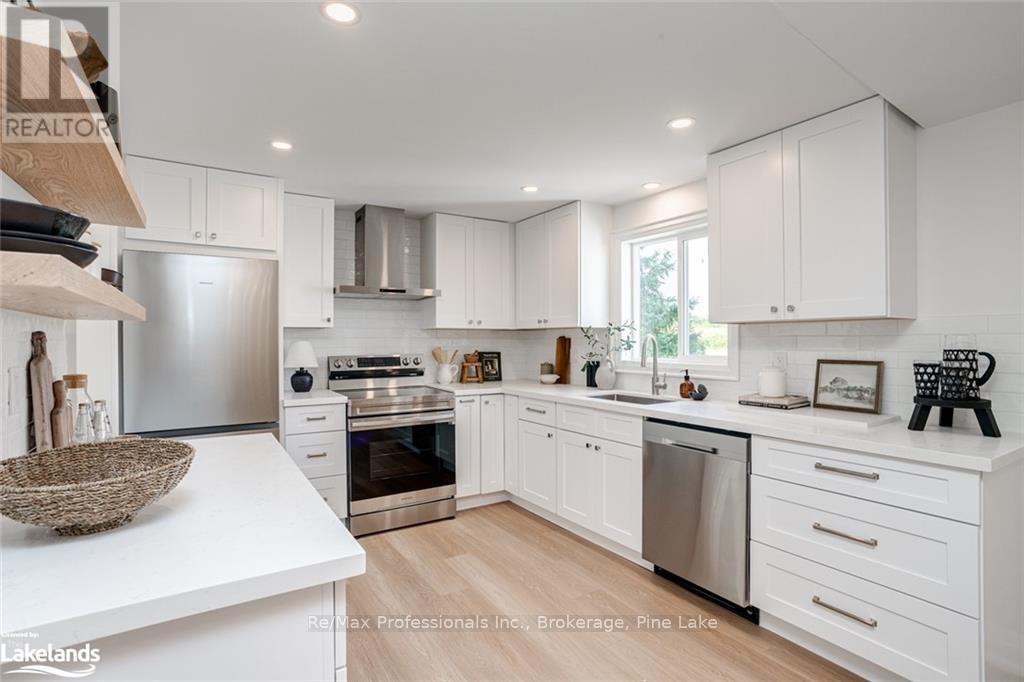 44 Wilmot Trail, Clarington, Ontario  L1B 1B8 - Photo 2 - E10439126