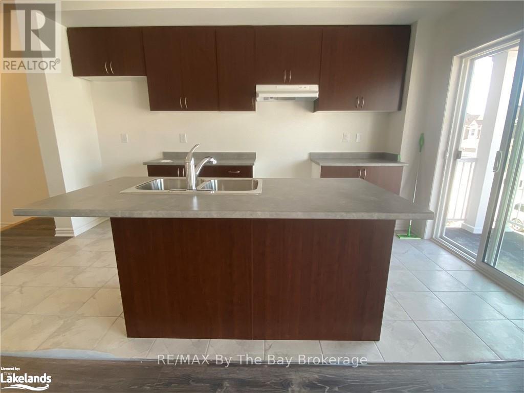 20 Hills Thistle Drive, Wasaga Beach, Ontario  L9Z 0J3 - Photo 4 - S10439592