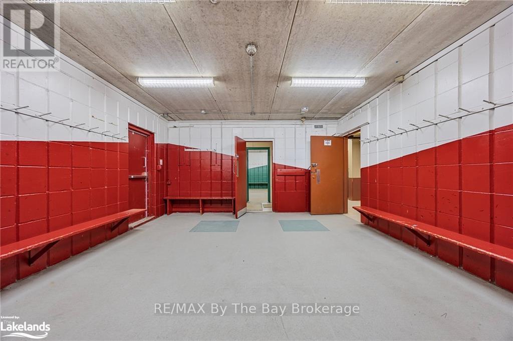 425 River Road W, Wasaga Beach, Ontario  L9Z 2X2 - Photo 11 - S10439783