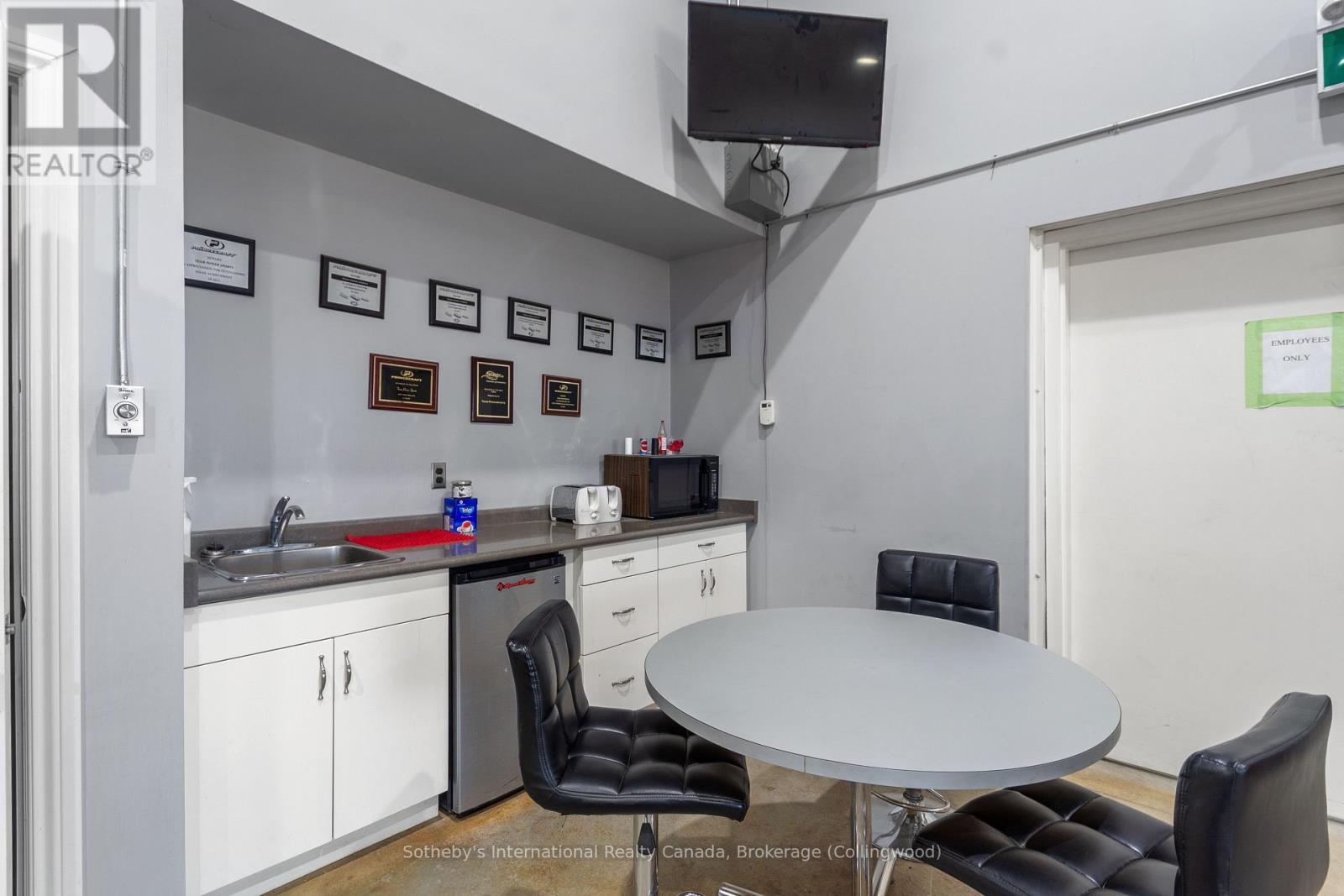 2558 West Service Road, Tay, Ontario  L0K 2C0 - Photo 11 - S10440294