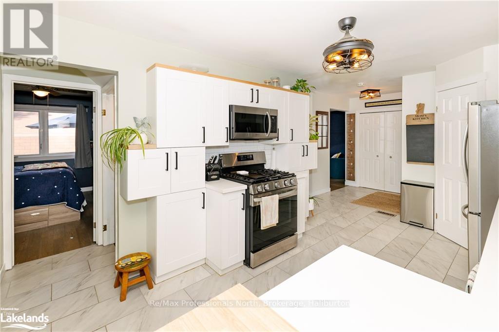 560 Mountain Street, Dysart Et Al, Ontario  K0M 1S0 - Photo 10 - X10438858