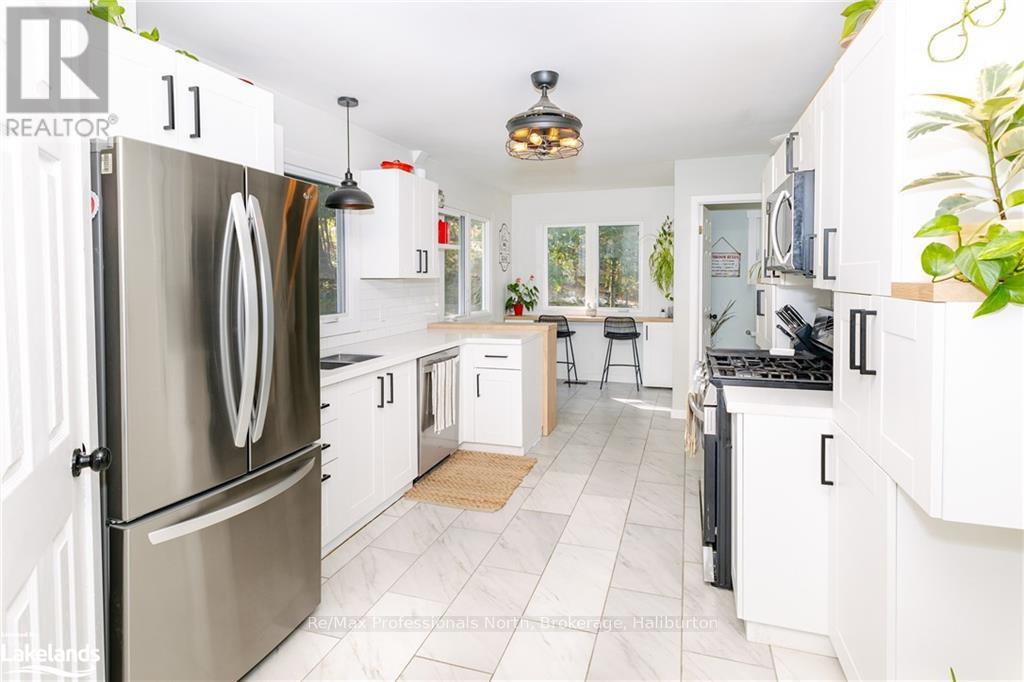 560 Mountain Street, Dysart Et Al, Ontario  K0M 1S0 - Photo 7 - X10438858