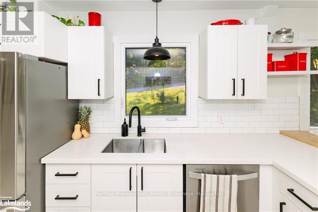 560 Mountain Street, Dysart Et Al, Ontario  K0M 1S0 - Photo 8 - X10438858