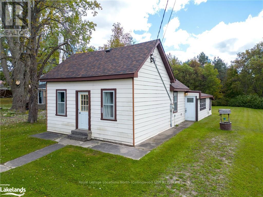 203 Queen Street, South Bruce Peninsula, Ontario  N0H 1P0 - Photo 1 - X10439587