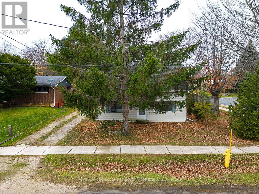 35 King Street W, Blue Mountains (Thornbury), Ontario  N0H 2P0 - Photo 2 - X10439651