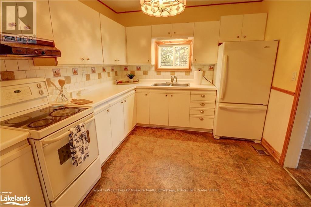 102 Hanes Road, Huntsville, Ontario  P1H 1M4 - Photo 9 - X10439654