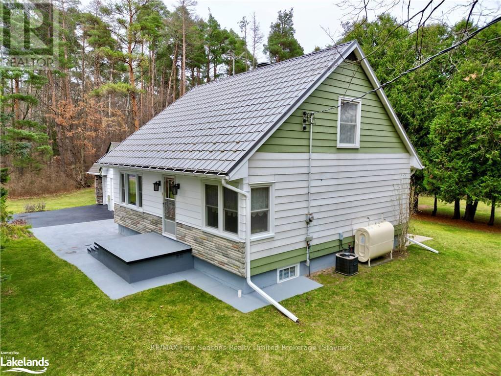 5601 County Road 9, Clearview (New Lowell), Ontario  L0M 1N0 - Photo 2 - S10440035