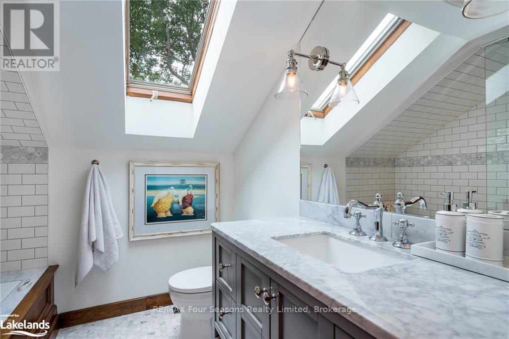 151 Sleepy Hollow Road, Blue Mountains (Blue Mountain Resort Area), Ontario  L9Y 0S8 - Photo 19 - X10439734