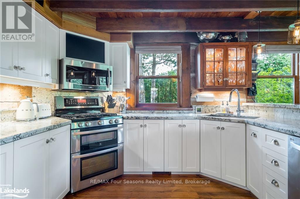 151 Sleepy Hollow Road, Blue Mountains (Blue Mountain Resort Area), Ontario  L9Y 0S8 - Photo 8 - X10439734