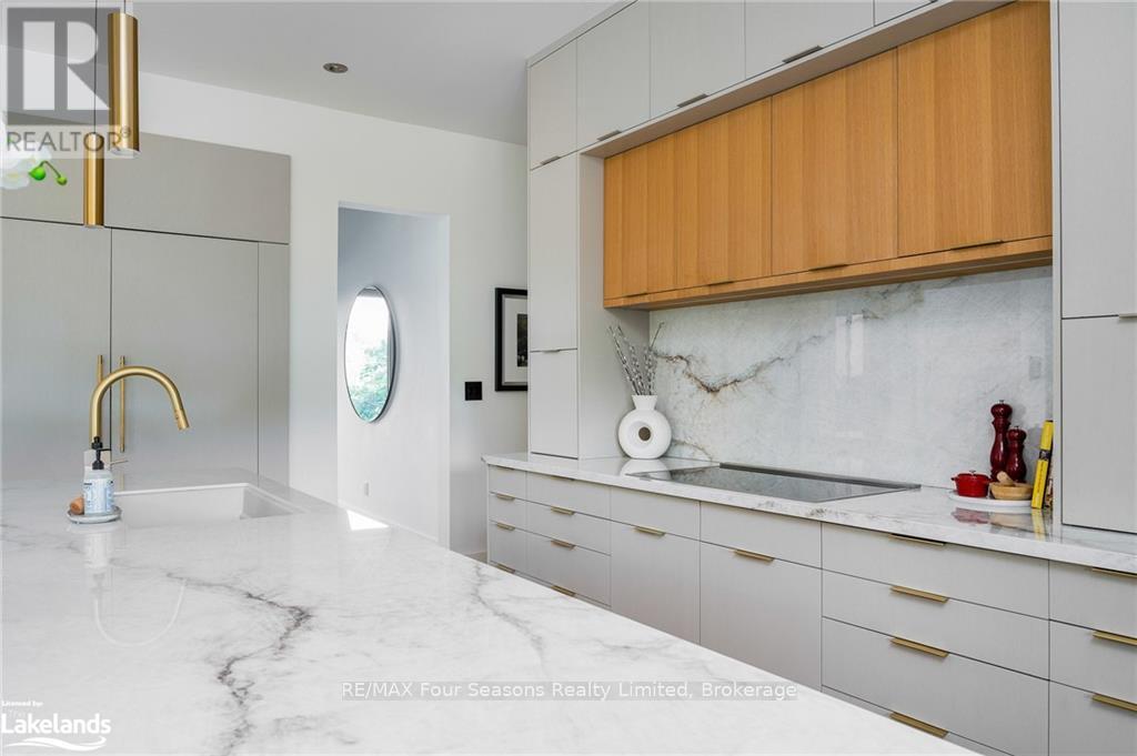 104 Grindelwald Court, Blue Mountains (Blue Mountain Resort Area), Ontario  L9Y 0Z8 - Photo 12 - X10440024