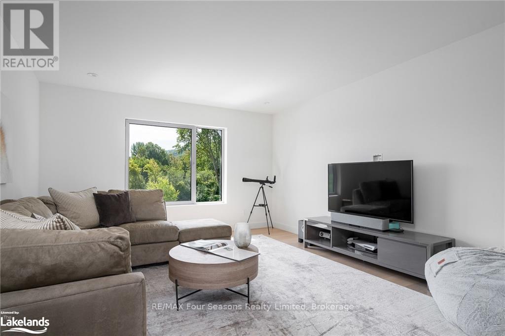 104 Grindelwald Court, Blue Mountains (Blue Mountain Resort Area), Ontario  L9Y 0Z8 - Photo 24 - X10440024