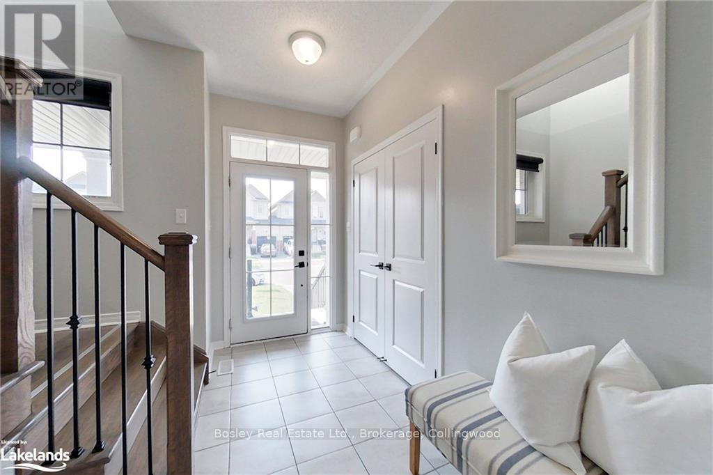 13 Barfoot Street, Collingwood, Ontario  L9Y 3Y7 - Photo 2 - S10438382