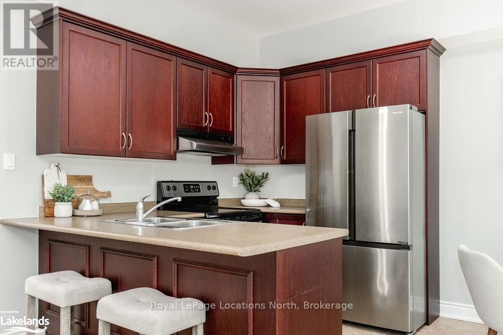 21 Covington Blue Crescent, Wasaga Beach, Ontario  L9Z 0E4 - Photo 10 - S10434176