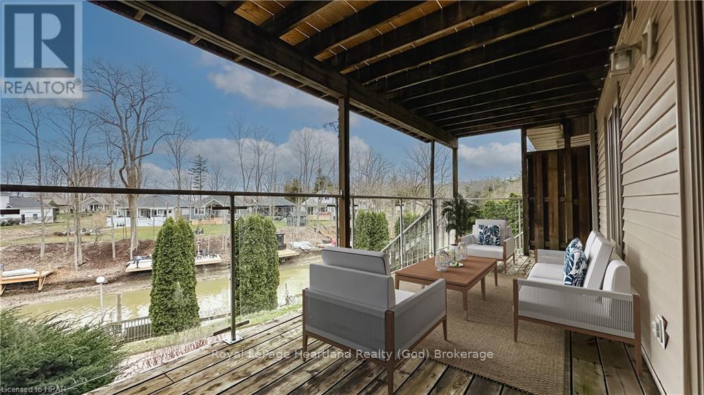 15 - 90 Ontario Street S, Lambton Shores, Ontario  N0M 1T0 - Photo 3 - X10779883