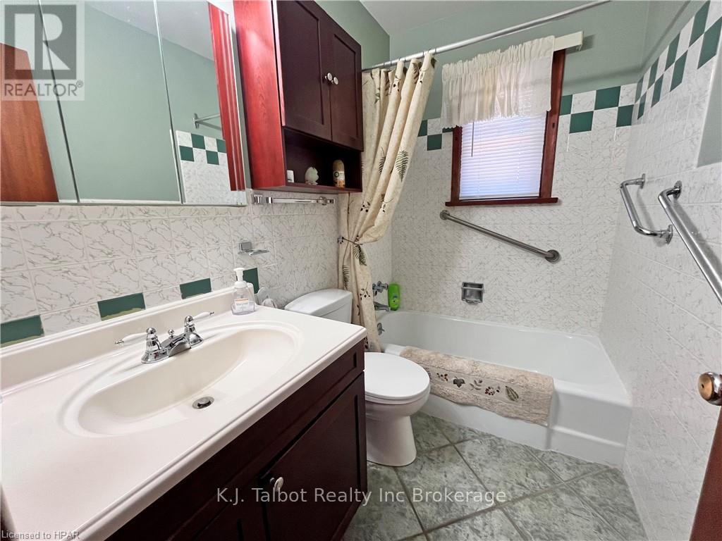 190 Oxford Street, Goderich (Goderich (Town)), Ontario  N7A 1E9 - Photo 12 - X10779887