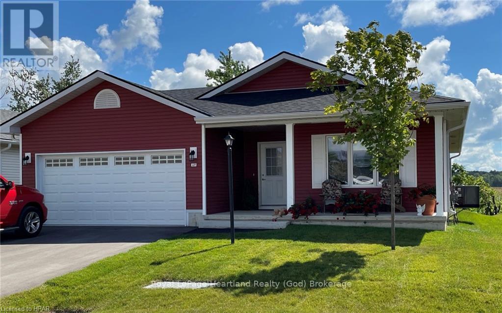 221 LAKE BREEZE DRIVE, ashfield-colborne-wawanosh (colborne), Ontario