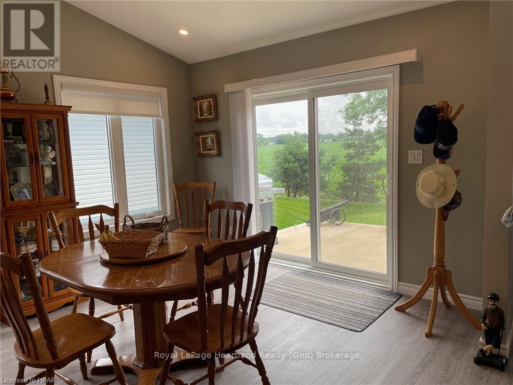 221 Lake Breeze Drive, Ashfield-Colborne-Wawanosh (Colborne), Ontario  N7A 0C6 - Photo 10 - X10779940