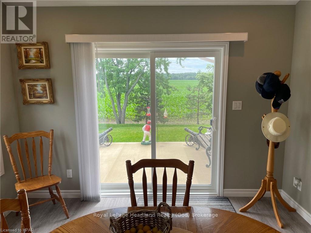 221 Lake Breeze Drive, Ashfield-Colborne-Wawanosh (Colborne), Ontario  N7A 0C6 - Photo 11 - X10779940