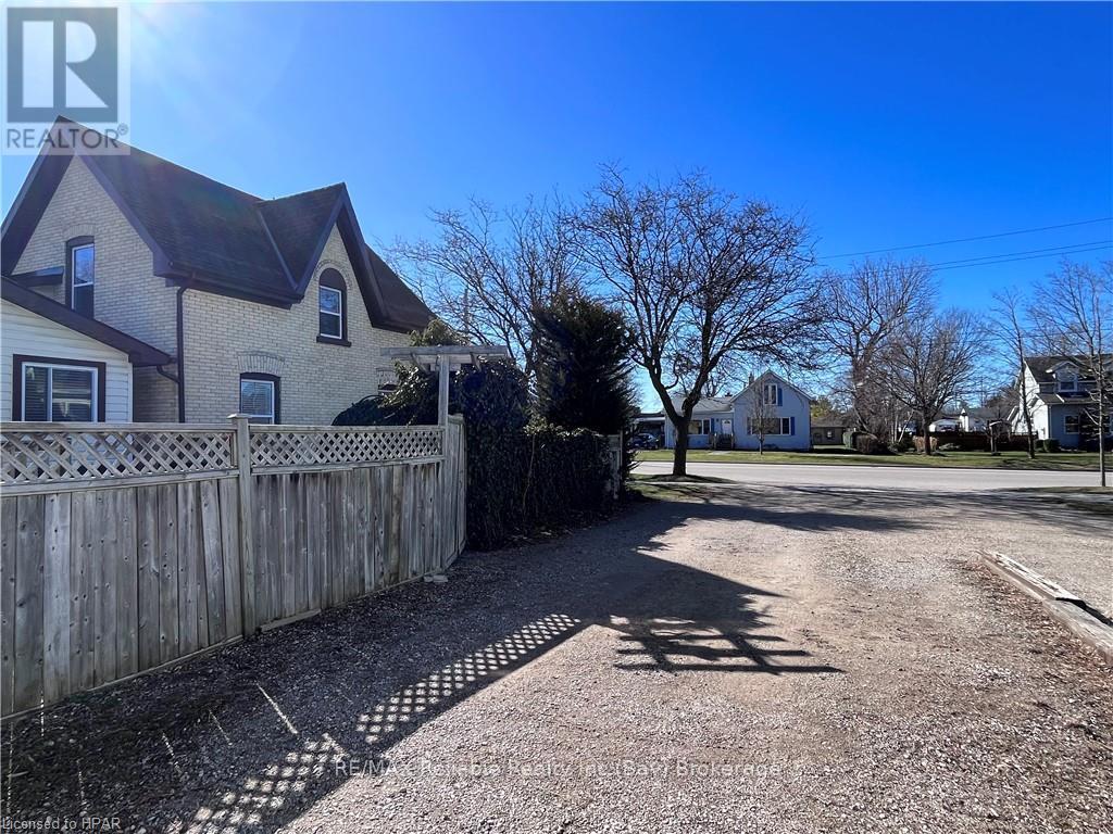 98 Elgin Avenue W, Goderich, Ontario  N7A 2E5 - Photo 6 - X10779975