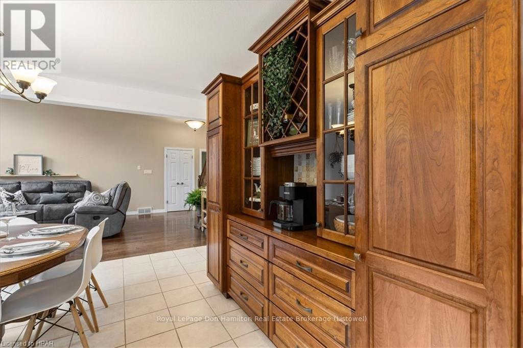 90 River Run Road, Mapleton (Drayton), Ontario  N0G 1P0 - Photo 15 - X10780030