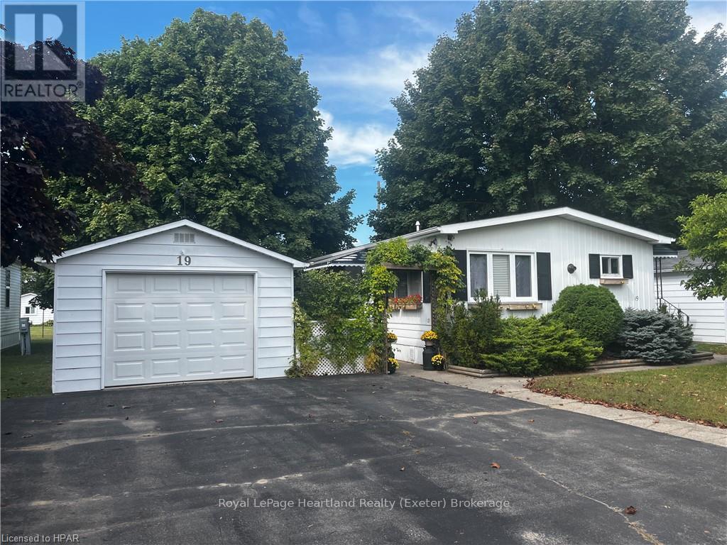 19 GEORGE STREET, Strathroy-Caradoc, Ontario