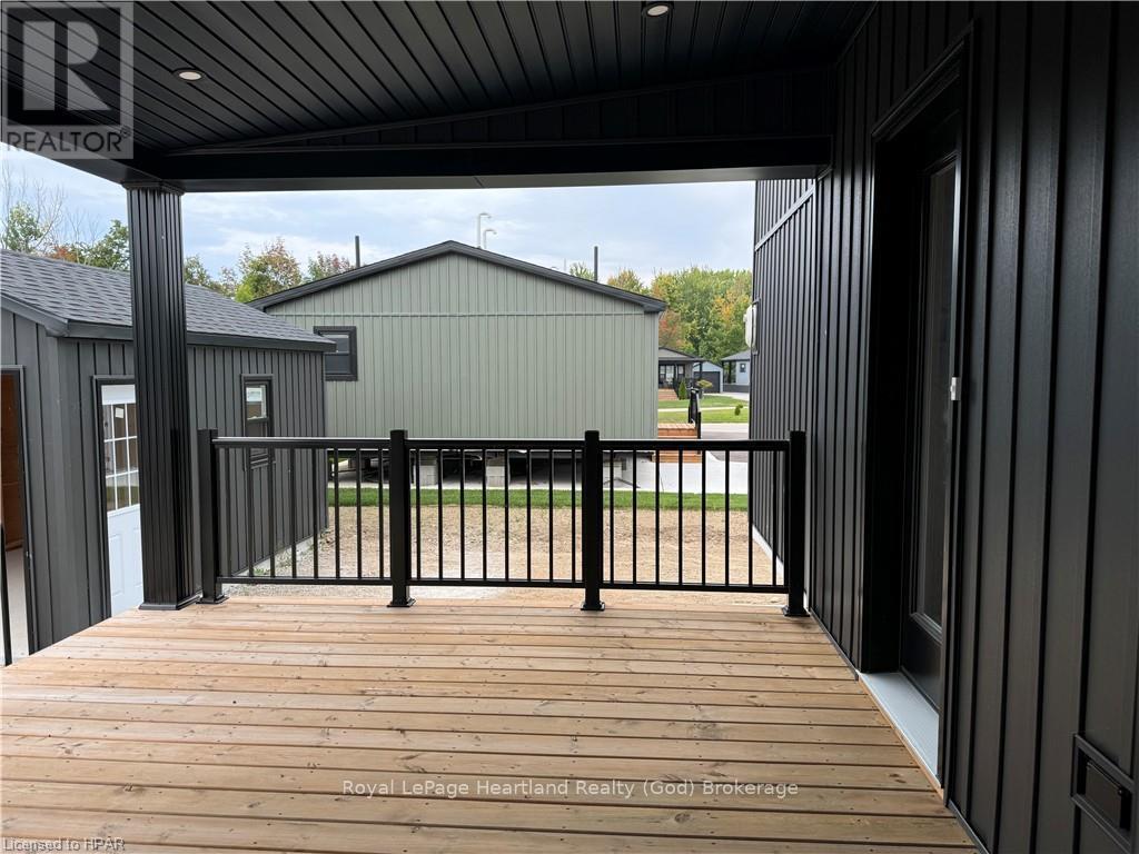 63 - 77683 Bluewater, Central Huron, Ontario  N0M 1G0 - Photo 2 - X10780144