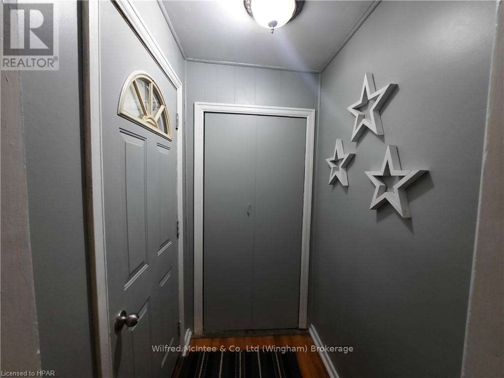 225 Mary Street, Central Huron (Clinton), Ontario  N0M 1L0 - Photo 4 - X10780156