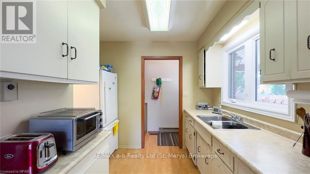 205 Spence Cr Crescent, West Perth (Mitchell), Ontario  N0K 1N0 - Photo 11 - X10780197