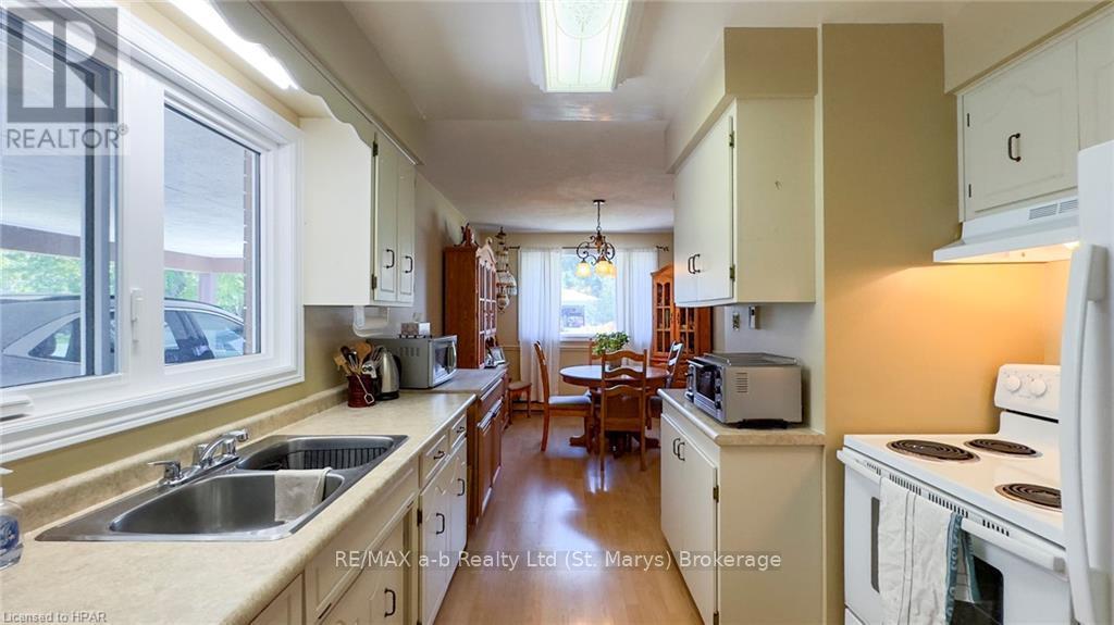 205 Spence Cr Crescent, West Perth (Mitchell), Ontario  N0K 1N0 - Photo 12 - X10780197