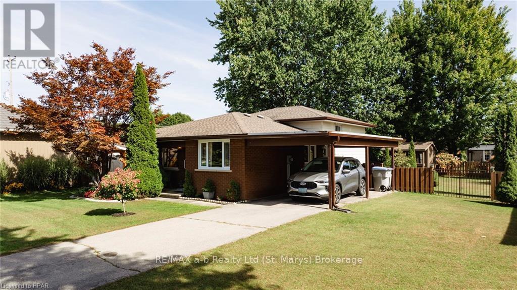 205 Spence Cr Crescent, West Perth (Mitchell), Ontario  N0K 1N0 - Photo 2 - X10780197