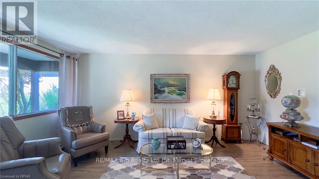 205 Spence Cr Crescent, West Perth (Mitchell), Ontario  N0K 1N0 - Photo 6 - X10780197