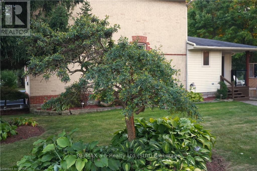 310 Northumberland Street, North Dumfries, Ontario  N0B 1E0 - Photo 36 - X10780213