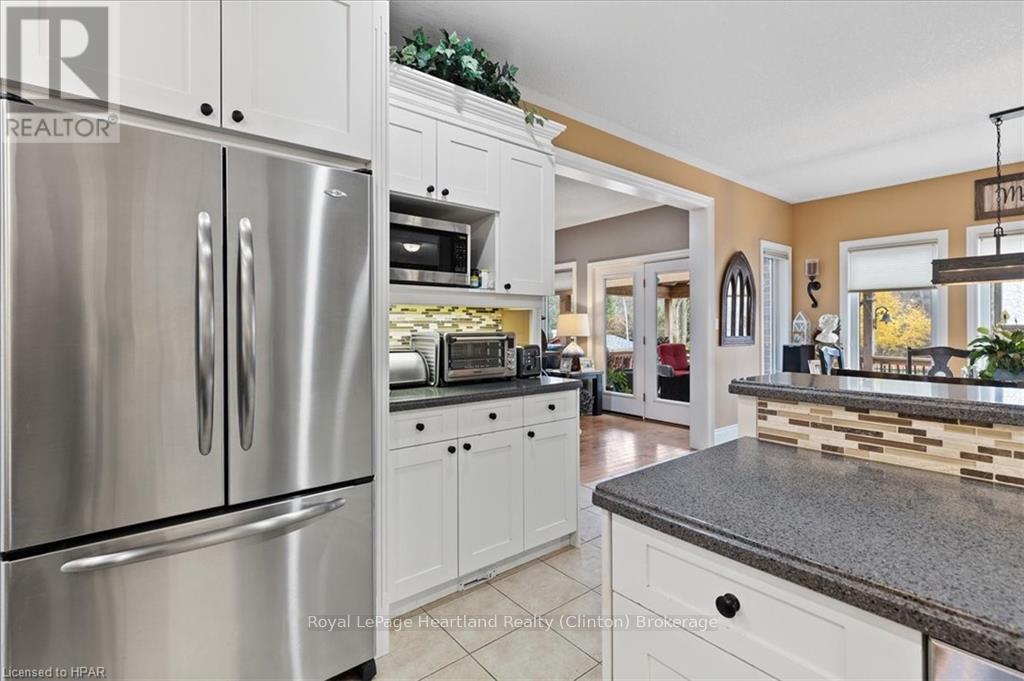 36241 Gore Road, South Huron, Ontario  N0M 1T0 - Photo 18 - X10780225