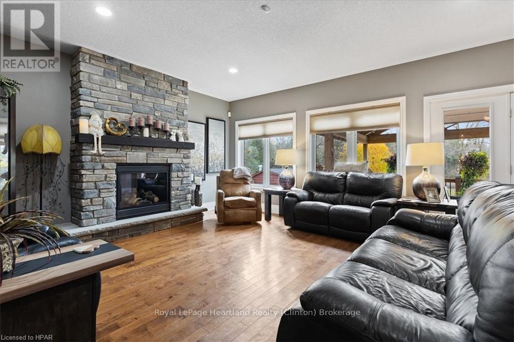 36241 Gore Road, South Huron, Ontario  N0M 1T0 - Photo 8 - X10780225