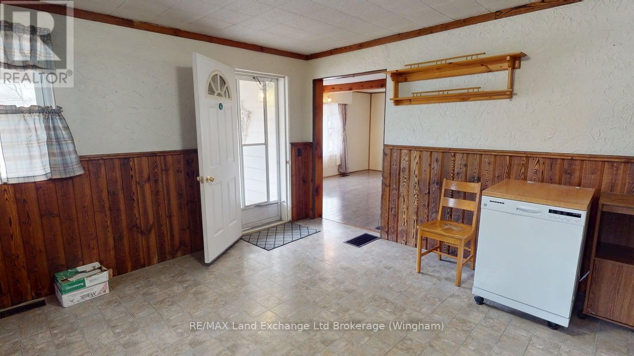 208 Edward St Street, North Huron (Wingham), Ontario  N0G 2W0 - Photo 6 - X10780295