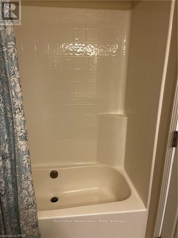 16 Lindsay Drive, Strathroy-Caradoc (Se), Ontario  N7G 0C5 - Photo 11 - X10780304