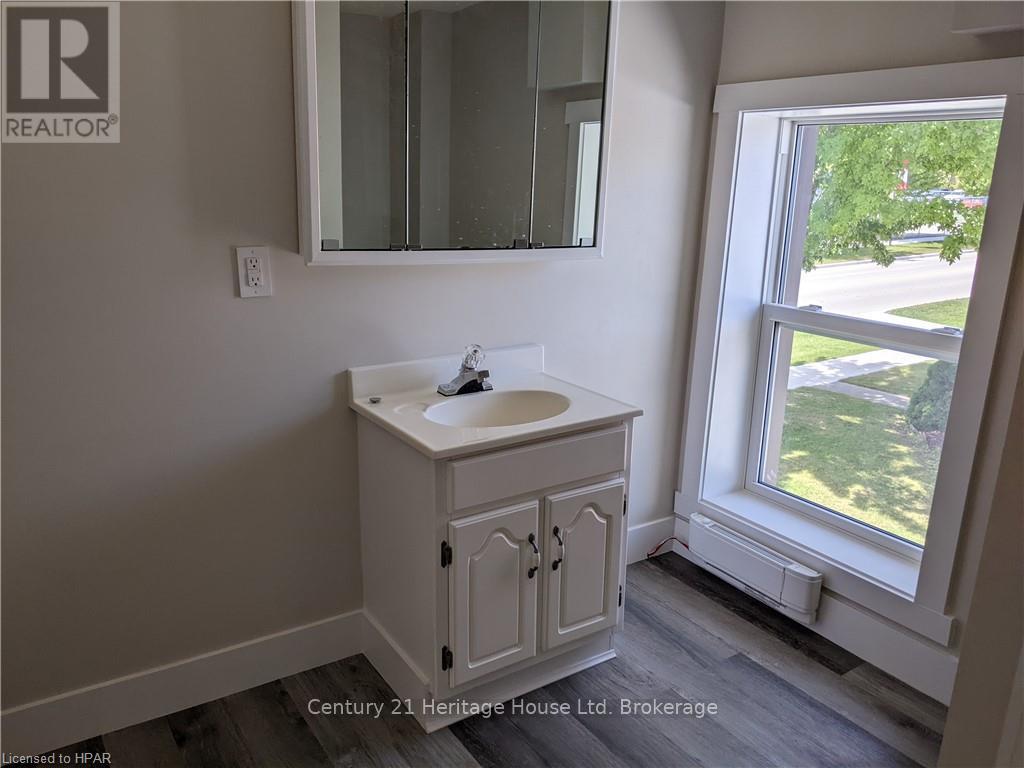 50 Goderich Street E, Huron East (Seaforth), Ontario  N0K 1W0 - Photo 13 - X10780323