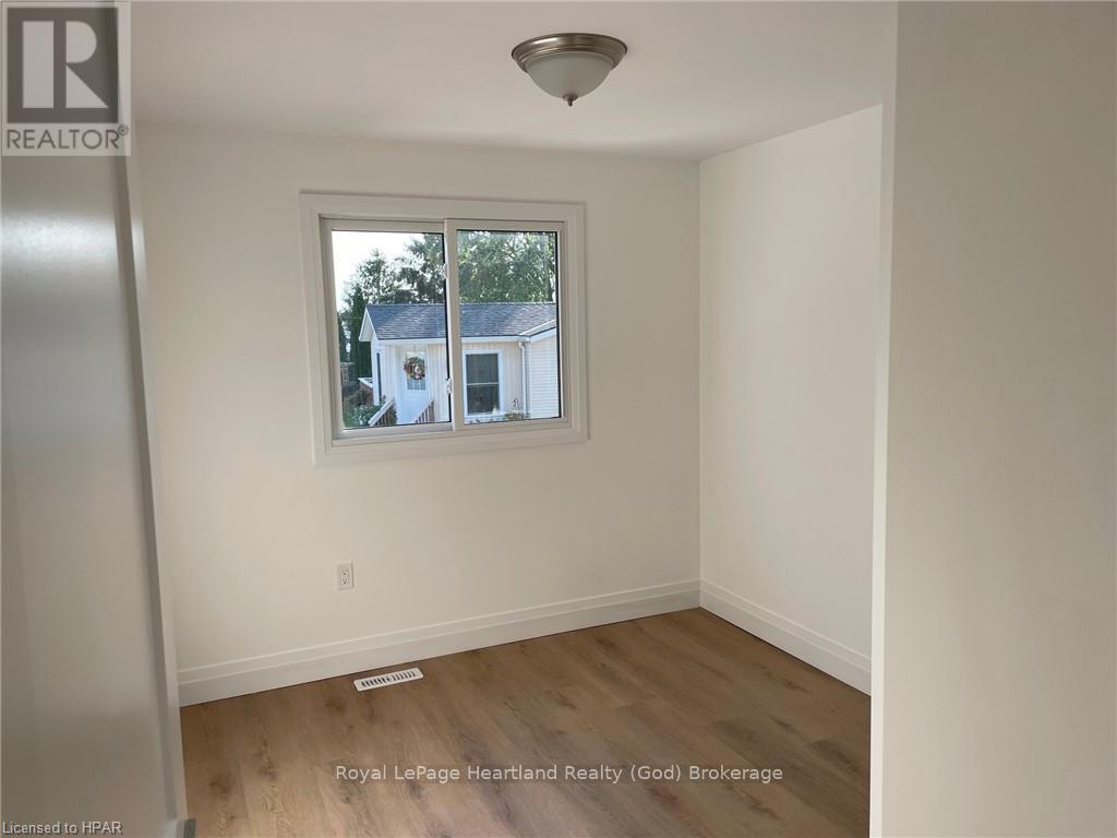 26 Watergate Drive, Ashfield-Colborne-Wawanosh (Colborne), Ontario  N7A 3Y3 - Photo 6 - X10780337