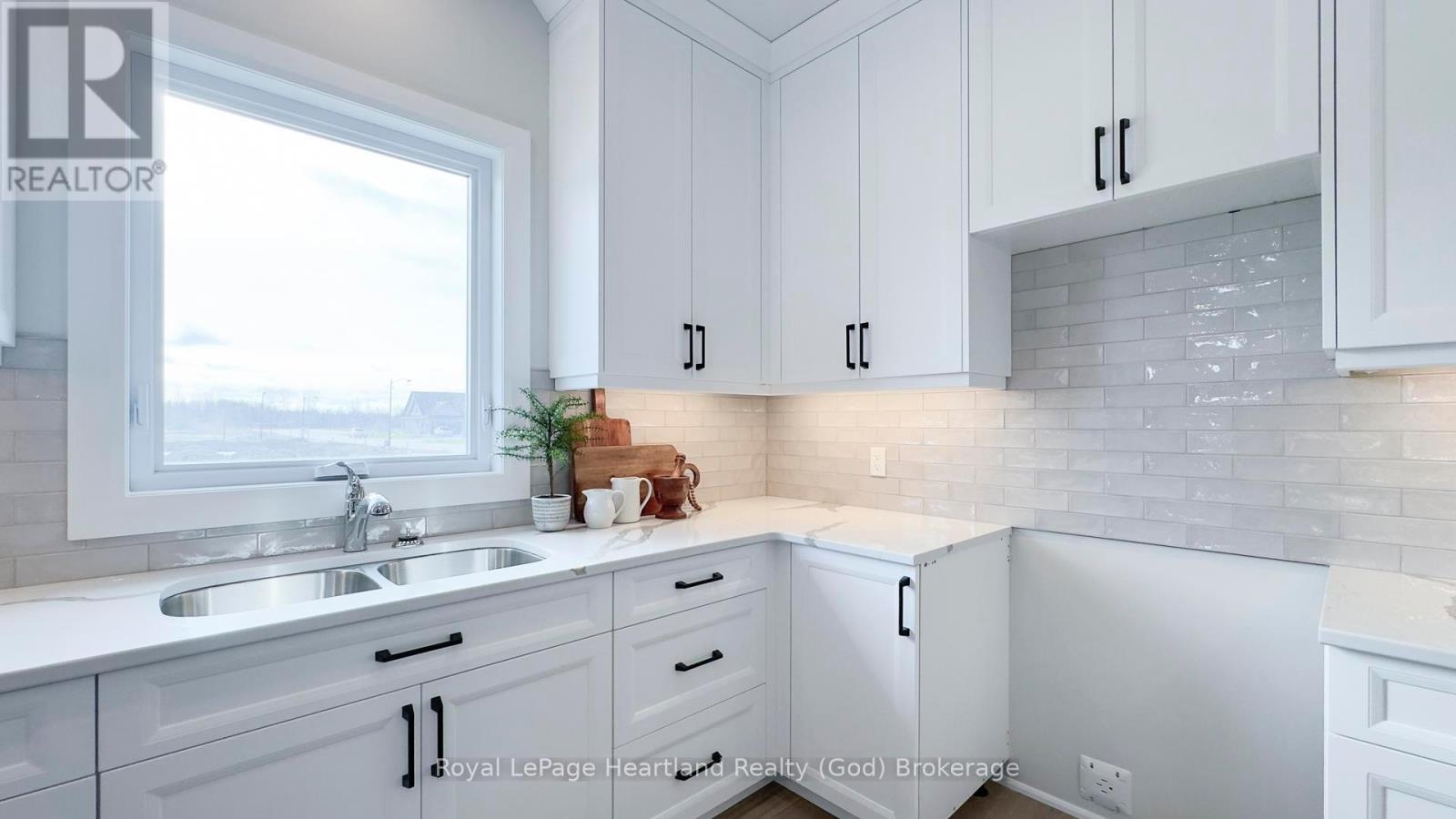 467 Woodridge Drive, Goderich (Goderich (Town)), Ontario  N7A 0C7 - Photo 12 - X10780338