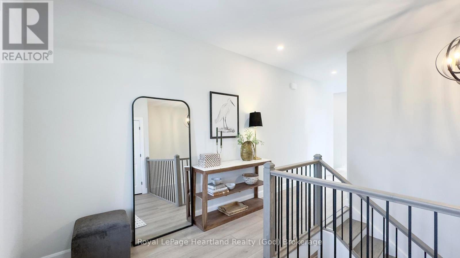 467 Woodridge Drive, Goderich (Goderich (Town)), Ontario  N7A 0C7 - Photo 3 - X10780338