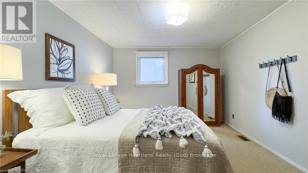 27 Bluewater Drive, Central Huron (Goderich (Town)), Ontario  N7A 3X8 - Photo 20 - X10780350